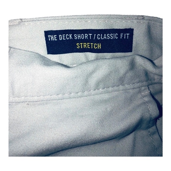 Nautica gray beige soft twill 9” classic fit stretch deck shorts. New size 40 - Picture 2 of 6